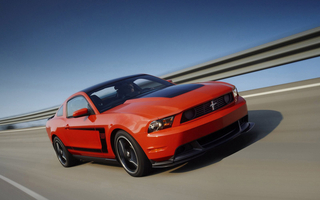 2012款福特野马 boss 302