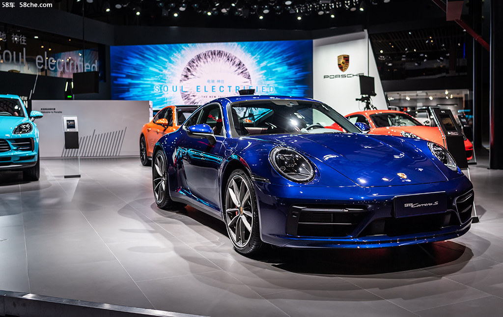 保时捷taycan亮相 2019广州国际车展